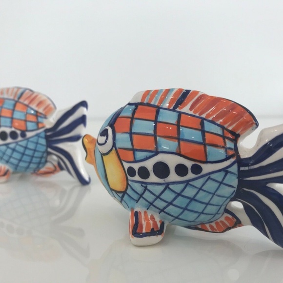 SALT AND PEPPER HAND PAINTED FISH SHAKERS NWOTS! - Picture 12 of 16